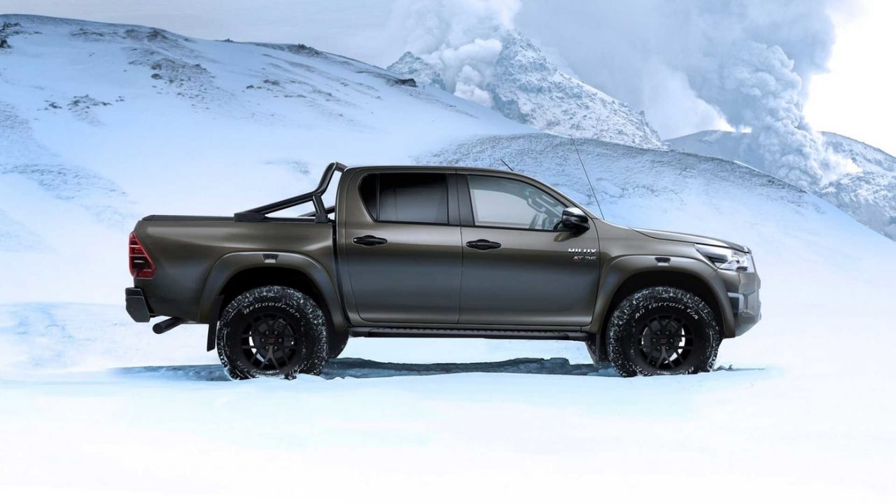 2021-Toyota-Hilux-AT35-side-profile