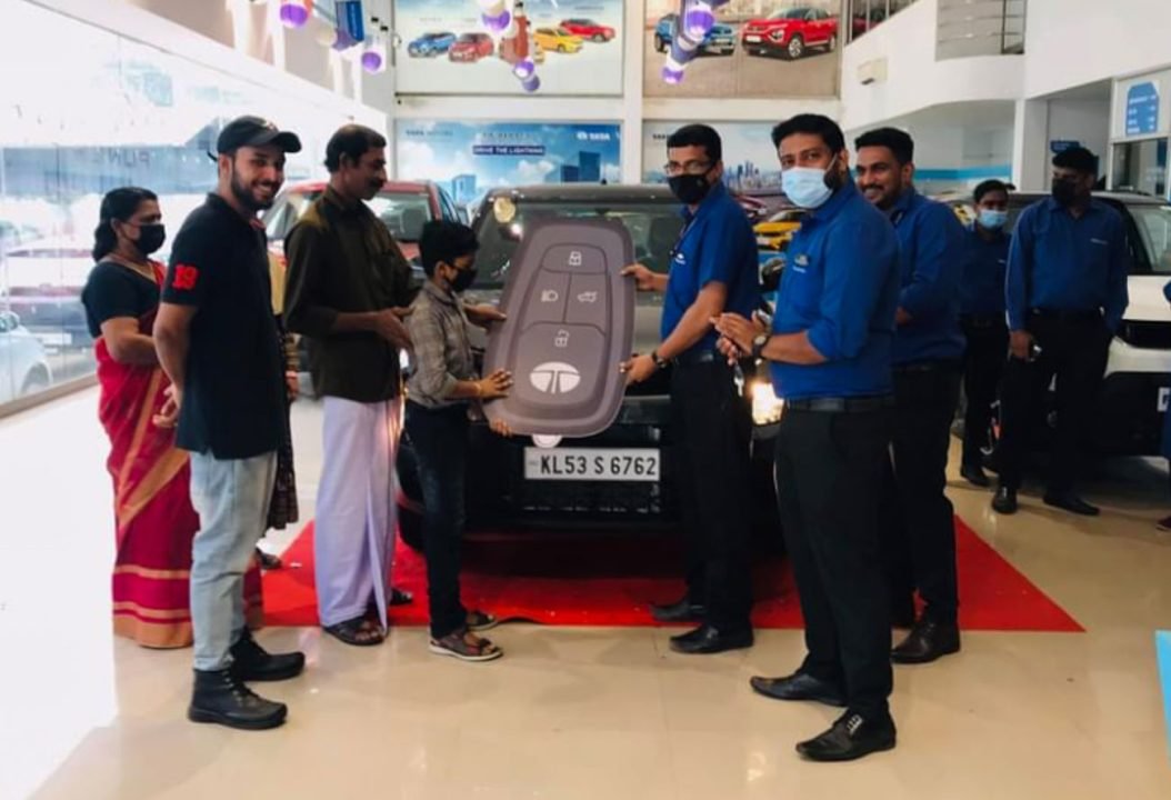 tata punch delivery begins