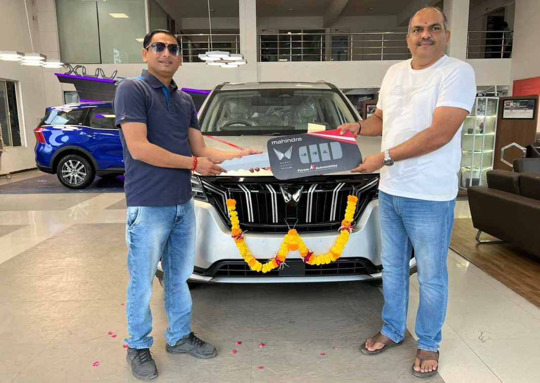 Mahindra XUV700 Diesel Delivery