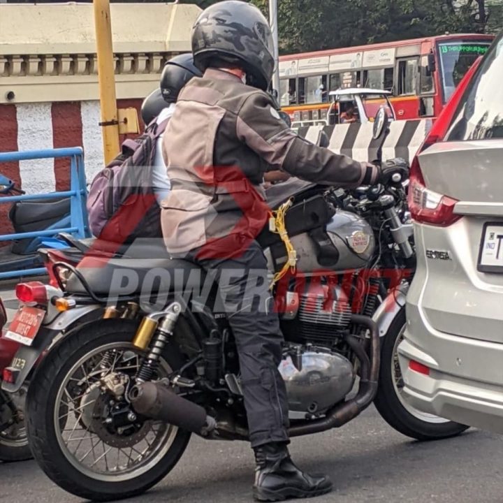 Royal-Enfield-Interceptor-spotted-with-changes