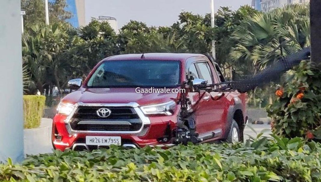 toyota hilux spooted during TVC shoot-4