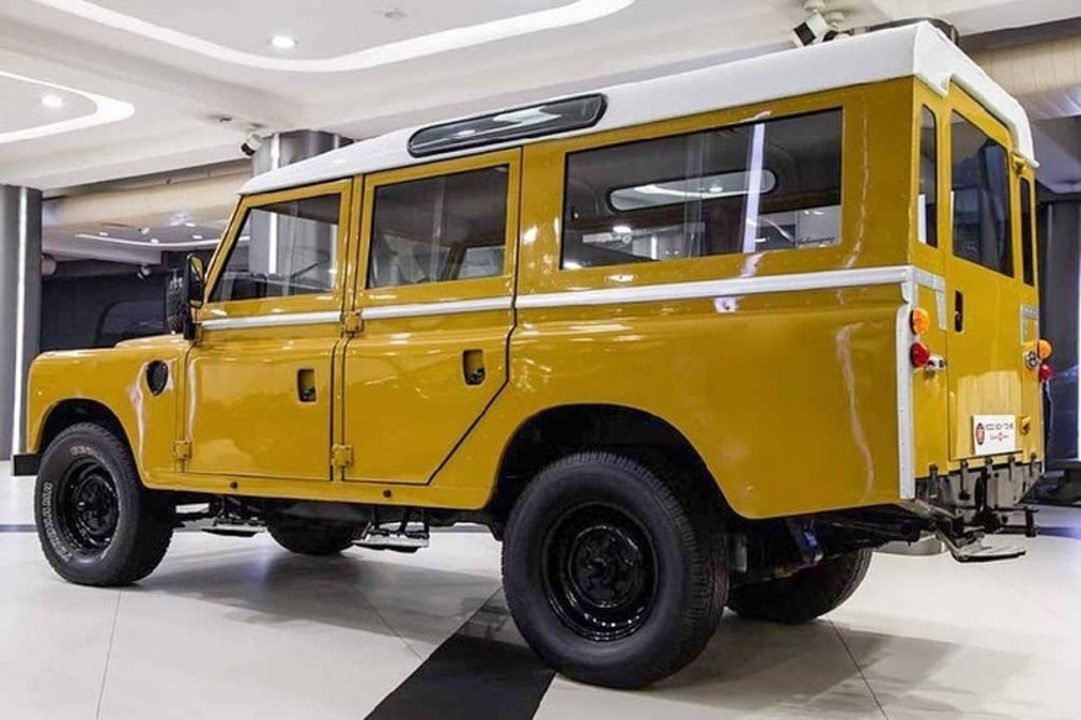 land rover station wagon