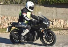 Triumph Thruxton 400-2