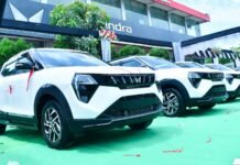 mahindra XUV 3XO-16