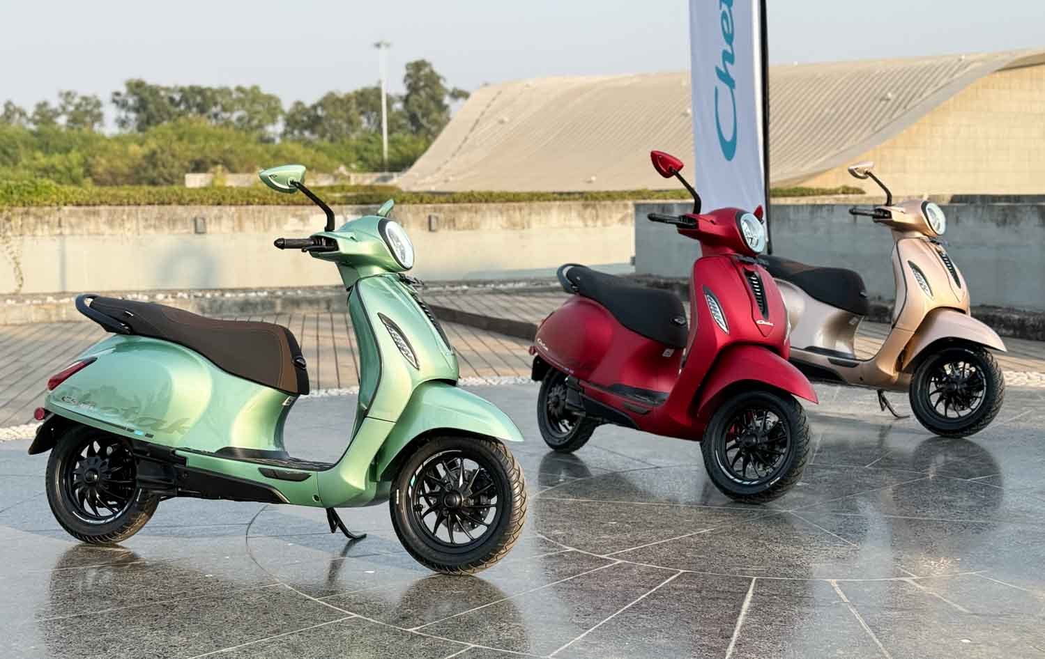 Bajaj Auto फिर बना ईवी टू-व्हीलर सेल में नंबर-1, Ola और Ather का ये हाल