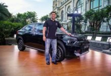 MS Dhoni receiving 1st Basalt Dark Edition (1)