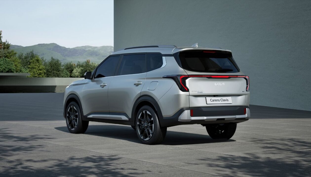 Kia-Carens-Clavis-1-1