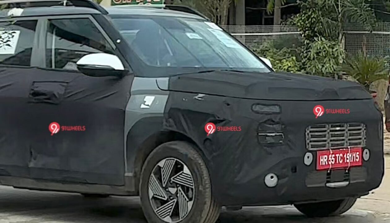 Next-Gen-Hyundai-Venue-Spied-India-1