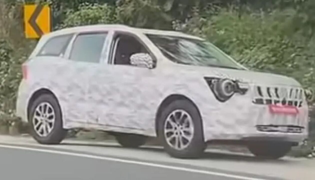 Mahindra-XUV700-facelift-2026-3