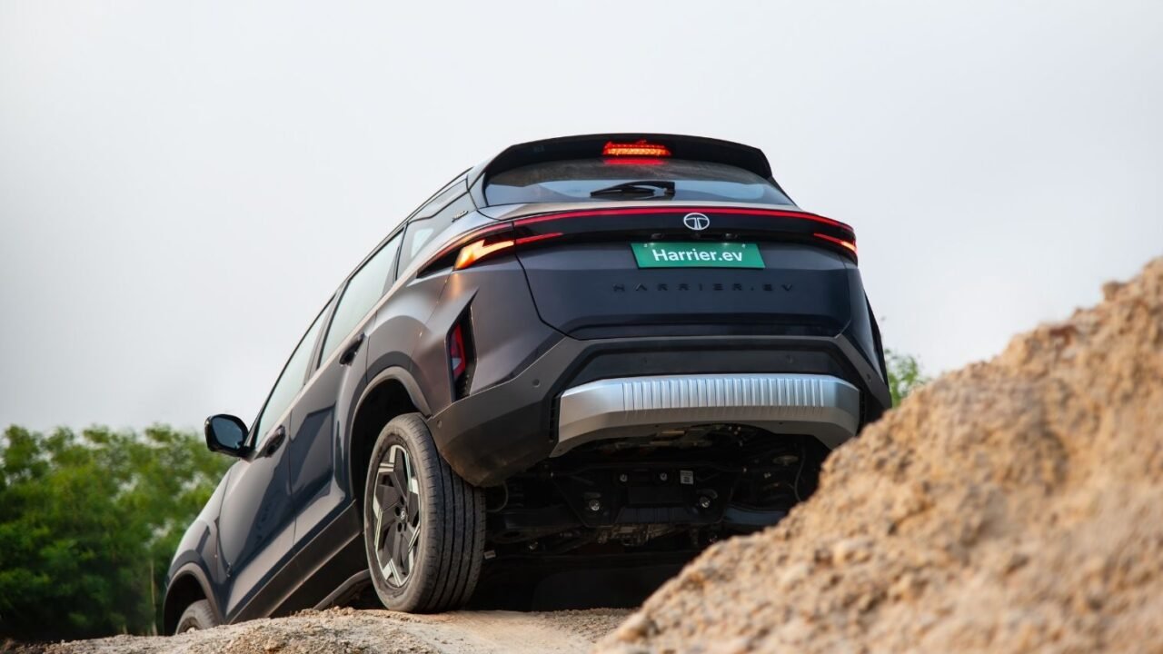 Tata Harrier EV (1)