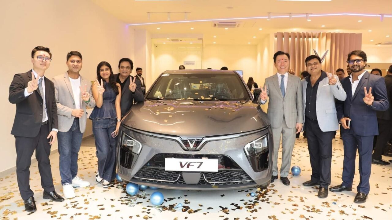 Vinfast VF7 (3)