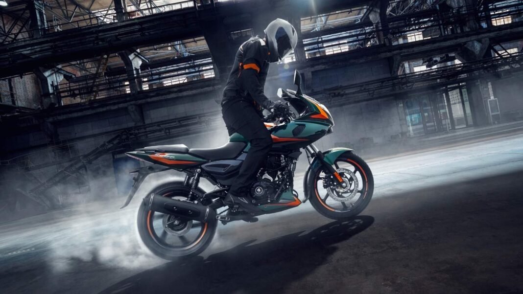 Bajaj Pulsar 220F (1) Bajaj Pulsar 220F (1)