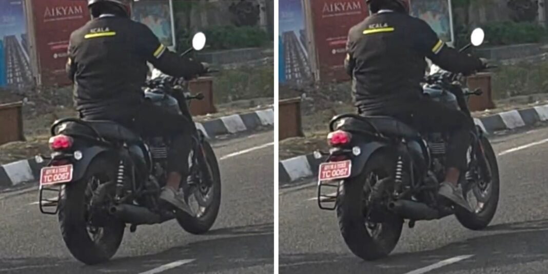 Triumph-Bonneville-400-Spied