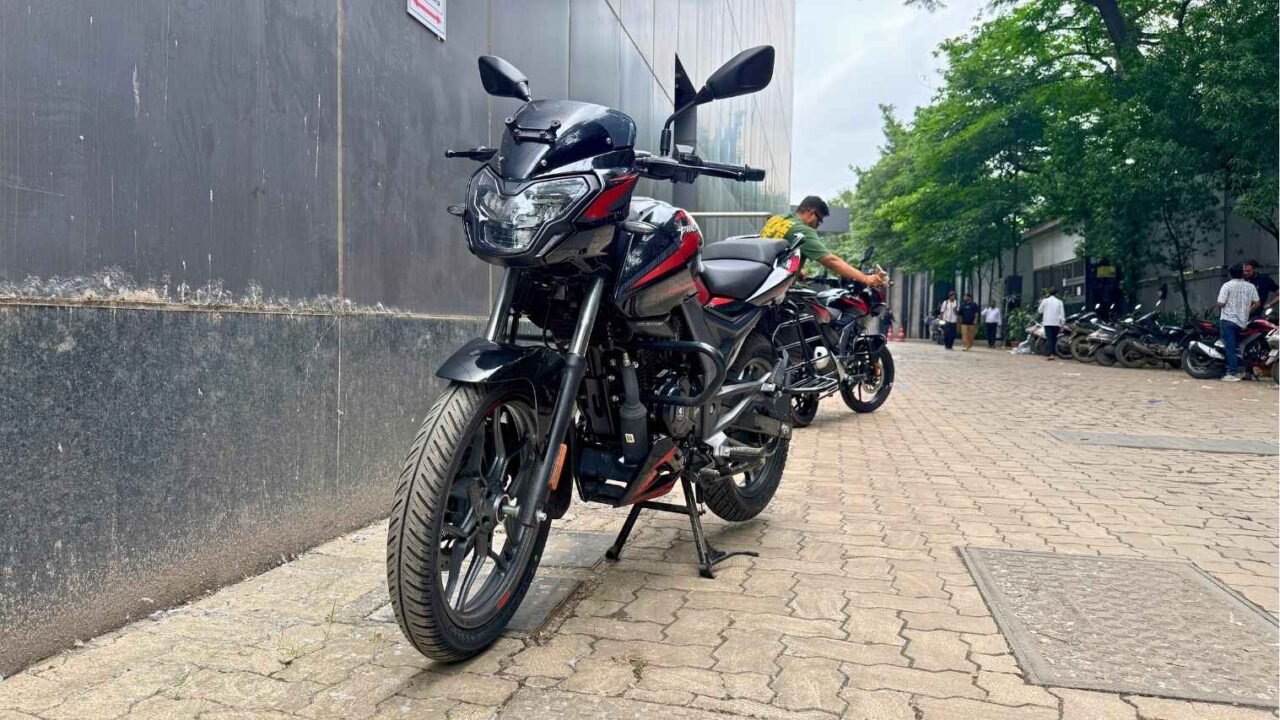 New Bajaj Pulsar 125 And 150 (3)