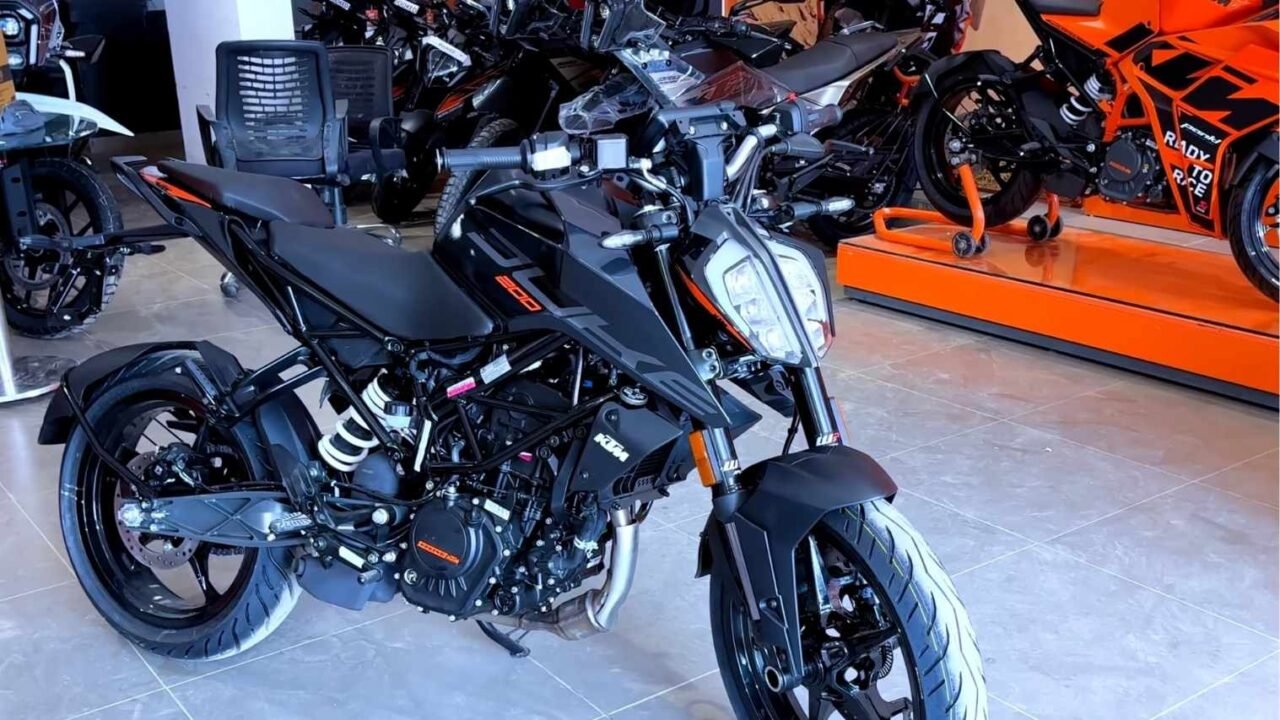 2026 KTM 200 Duke (2)